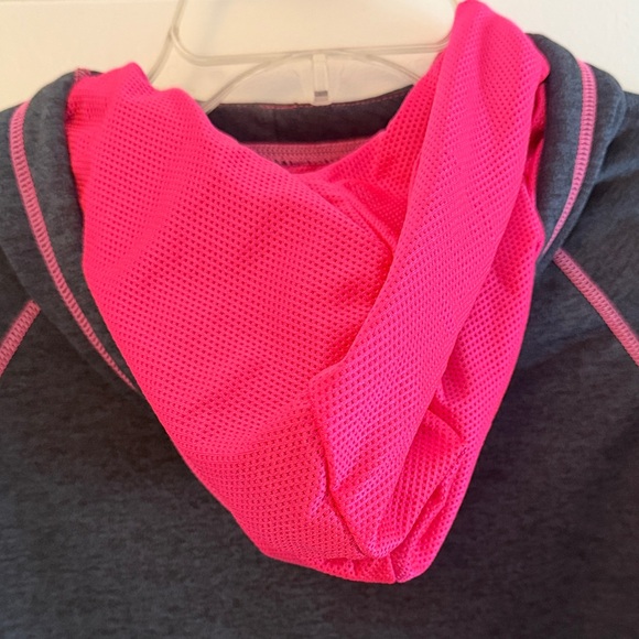 Nike Charcoal & Pink Pullover Sz M - Picture 6 of 6